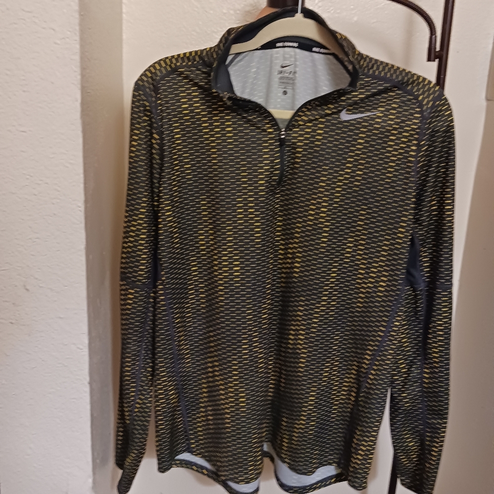 Nike dry fit long sleeve shirt